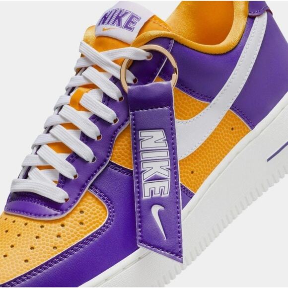 Sz 9 Wmn NIKE Air Force 1 '07 SE Court Purple University Gold Yellow FJ1408-500 - Picture 2 of 8